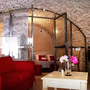Gasthof D De Charme Avec Plein D Authenticite Du 13 Eme Siecle, Châteauneuf-du-Pape
